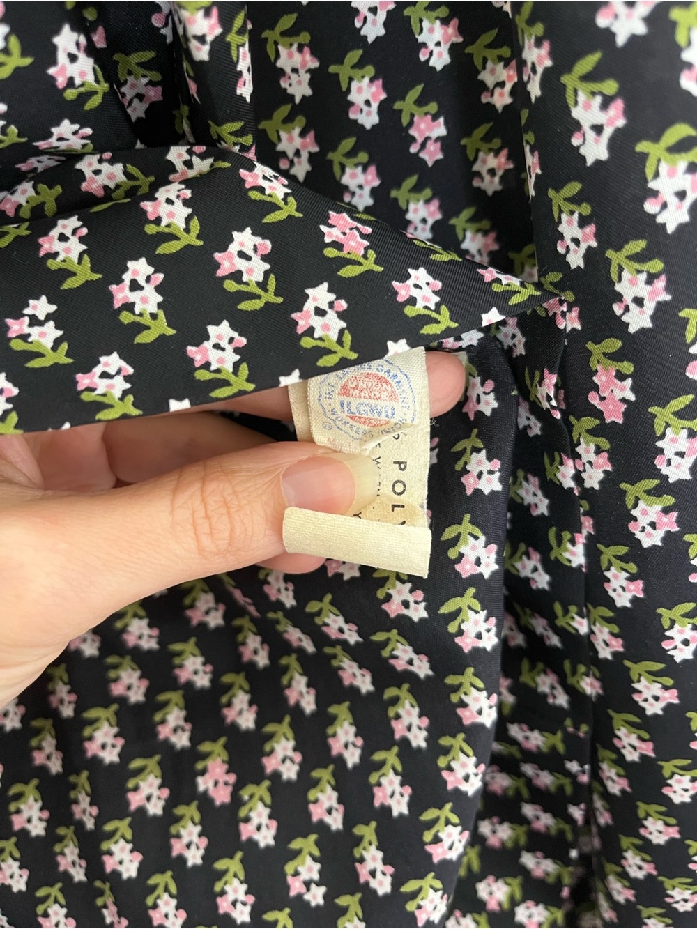 VINTAGE Saks Fifth Avenue Union Made Floral Ruffle Blouse Dark Academia Size 12 - Picture 13 of 14